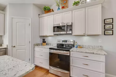 Kitchen - 4170 Chuckey Pike Chuckey Tn 37641, Chuckey, TN 37641 photo 4 of 5
