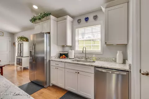 Kitchen - 4170 Chuckey Pike Chuckey Tn 37641, Chuckey, TN 37641 photo 3 of 5