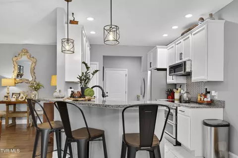Kitchen - 141 Queensgate Bristol Tn 37620, Bristol, TN 37620 photo 2 of 7