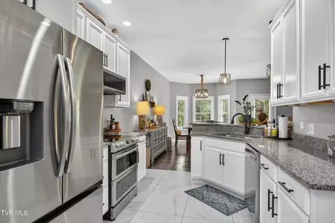 Kitchen - 141 Queensgate Bristol Tn 37620, Bristol, TN 37620 photo 3 of 7
