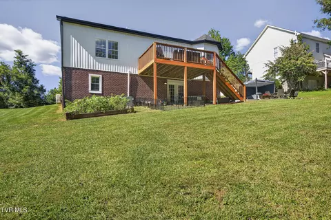 Exterior - 141 Queensgate Bristol Tn 37620, Bristol, TN 37620 photo 7 of 8