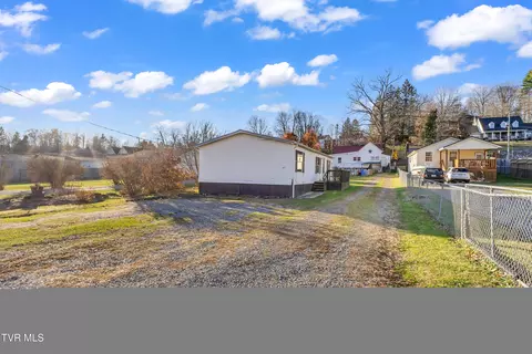 Exterior - 607 NE Spring Avenue Wise Va 24293, Wise, VA 24293 photo 2 of 5