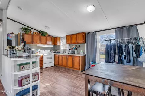 Kitchen - 607 NE Spring Avenue Wise Va 24293, Wise, VA 24293 photo 4 of 4