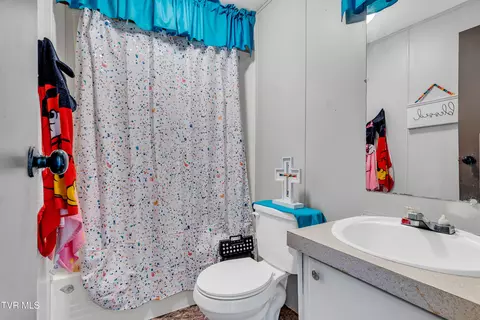 Bath - 607 NE Spring Avenue Wise Va 24293, Wise, VA 24293 photo 1 of 3