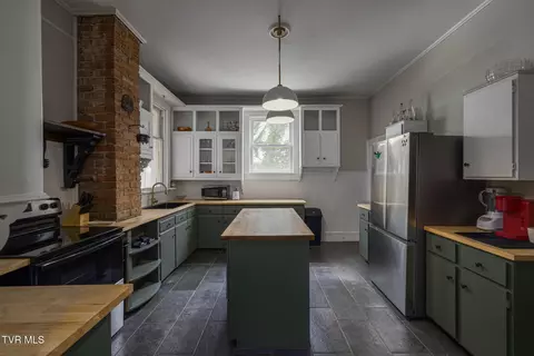 Kitchen - 211 Johnson Street Bristol Va 24201, Bristol, VA 24201 photo 1 of 6
