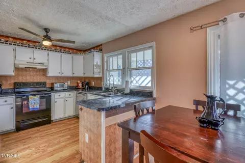 Kitchen - 440 Love Street Erwin Tn 37650, Erwin, TN 37650 photo 5 of 6