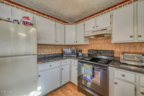 Kitchen - 440 Love Street Erwin Tn 37650, Erwin, TN 37650 photo 6 of 6