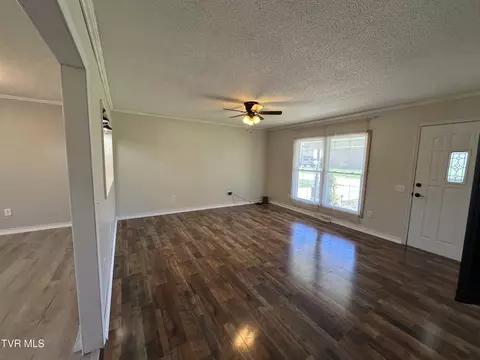 Living - 106 Buffalo Court Erwin Tn 37650, Erwin, TN 37650 photo 1 of 2