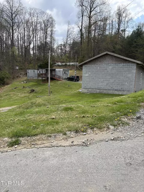 131 Russell Hill Road Elizabethton Tn 37643, Elizabethton, TN 37643