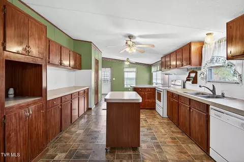Kitchen - 62 Roaming Drive Drive Chuckey Tn 37641, Chuckey, TN 37641 photo 1 of 2