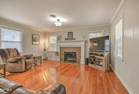 Living - 525 Cheyenne Road Bristol Va 24201, Bristol, VA 24201 photo 1 of 3