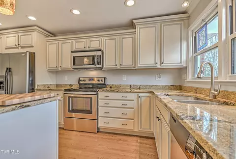Kitchen - 525 Cheyenne Road Bristol Va 24201, Bristol, VA 24201 photo 3 of 6