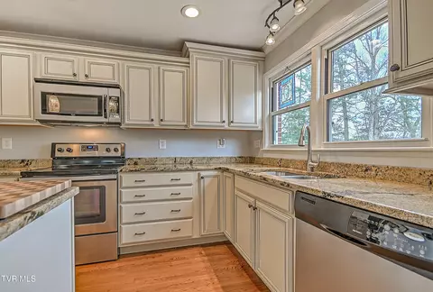 Kitchen - 525 Cheyenne Road Bristol Va 24201, Bristol, VA 24201 photo 2 of 6