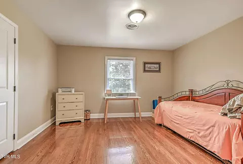 Bedroom - 525 Cheyenne Road Bristol Va 24201, Bristol, VA 24201 photo 2 of 13