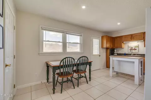 Dining - 631 S Elm Avenue Erwin Tn 37650, Erwin, TN 37650 photo 1 of 1