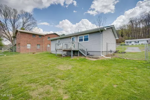 Exterior - 631 S Elm Avenue Erwin Tn 37650, Erwin, TN 37650 photo 4 of 6