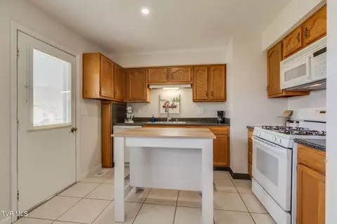 Kitchen - 631 S Elm Avenue Erwin Tn 37650, Erwin, TN 37650 photo 1 of 3