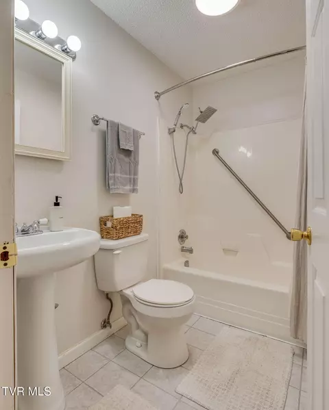 Bath - 631 S Elm Avenue Erwin Tn 37650, Erwin, TN 37650 photo 1 of 1