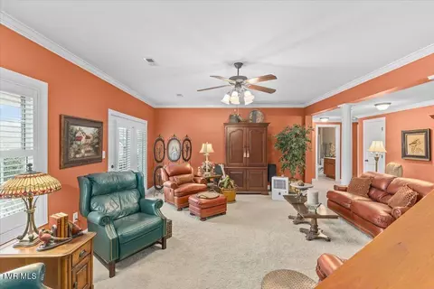 Living - 216 Bridgewater Court Gray Tn 37615, Gray, TN 37615 photo 7 of 8