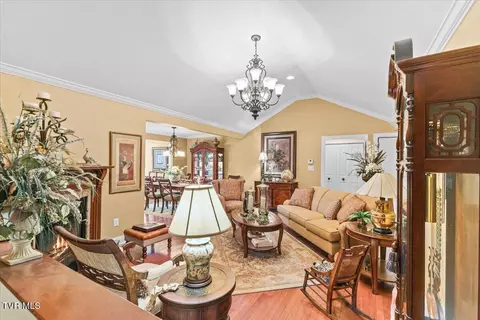 Living - 216 Bridgewater Court Gray Tn 37615, Gray, TN 37615 photo 5 of 8