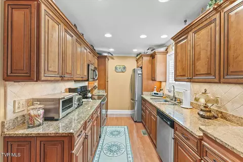 Kitchen - 216 Bridgewater Court Gray Tn 37615, Gray, TN 37615 photo 2 of 2