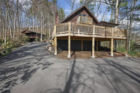 135 Hiddenwood Drive Mountain City Tn 37683, Mountain City, TN 37683