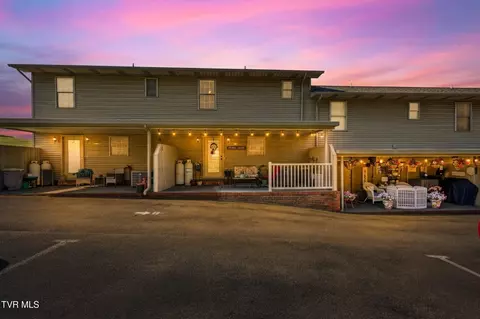 408 Lynn Road Apt B Blountville Tn 37617, Blountville, TN 37617