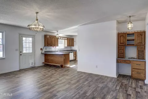 Living - 25 Briar Patch Lane Greeneville Tn 37745, Greeneville, TN 37745 photo 4 of 4