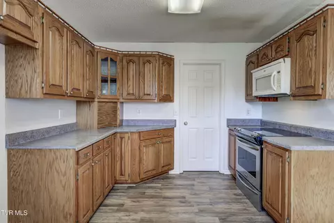 Kitchen - 25 Briar Patch Lane Greeneville Tn 37745, Greeneville, TN 37745 photo 3 of 7
