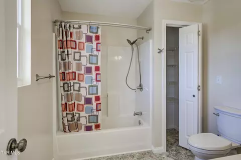 Bath - 25 Briar Patch Lane Greeneville Tn 37745, Greeneville, TN 37745 photo 5 of 6