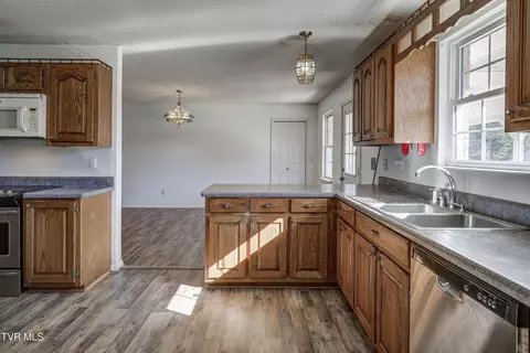 Kitchen - 25 Briar Patch Lane Greeneville Tn 37745, Greeneville, TN 37745 photo 7 of 7