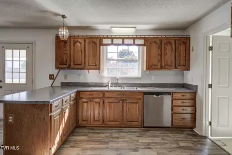 Kitchen - 25 Briar Patch Lane Greeneville Tn 37745, Greeneville, TN 37745 photo 2 of 7