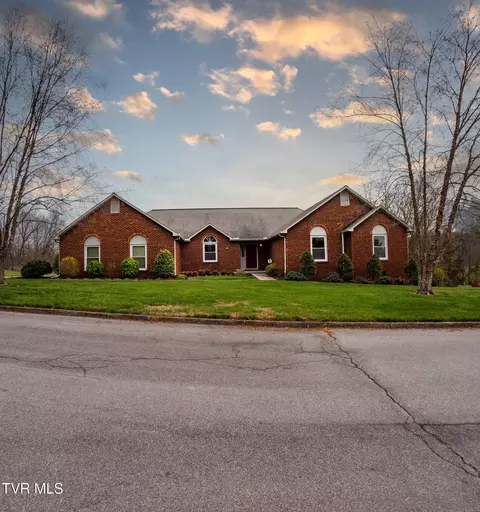 1024 Wandering Drive Kingsport Tn 37660, Kingsport, TN 37660