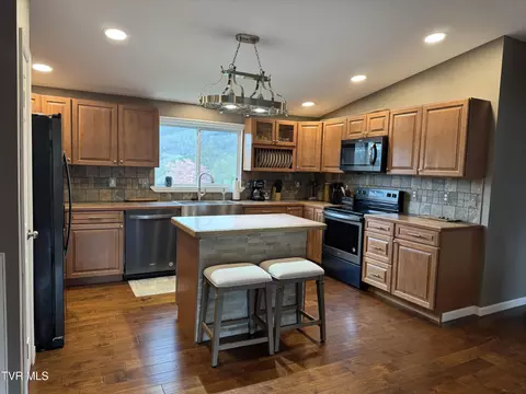 Kitchen - 298 Rabbit Run Lane Dryden Va 24243, Dryden, VA 24243 photo 1 of 2