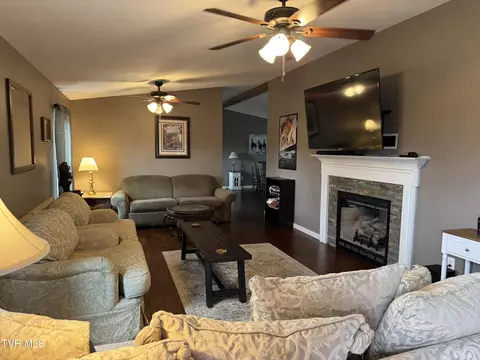 Living - 298 Rabbit Run Lane Dryden Va 24243, Dryden, VA 24243 photo 1 of 3