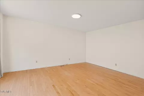 Living - 4 Okeechobee Drive Johnson City Tn 37604, Johnson City, TN 37604 photo 1 of 9