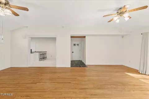 Living - 4 Okeechobee Drive Johnson City Tn 37604, Johnson City, TN 37604 photo 9 of 9