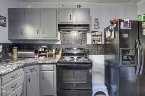Kitchen - 340 N Mohawk Drive Erwin Tn 37650, Erwin, TN 37650 photo 2 of 3