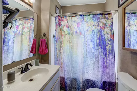 Bath - 340 N Mohawk Drive Erwin Tn 37650, Erwin, TN 37650 photo 1 of 1
