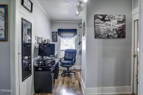 Entry Way - 340 N Mohawk Drive Erwin Tn 37650, Erwin, TN 37650 photo 1 of 2
