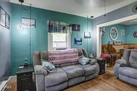 Living - 340 N Mohawk Drive Erwin Tn 37650, Erwin, TN 37650 photo 1 of 2