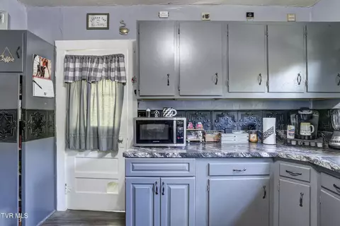 Kitchen - 340 N Mohawk Drive Erwin Tn 37650, Erwin, TN 37650 photo 3 of 3