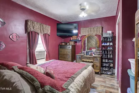 Bedroom - 340 N Mohawk Drive Erwin Tn 37650, Erwin, TN 37650 photo 1 of 2