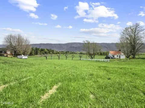 2 Red Hill Road, Greeneville, TN 37743