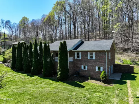 1320 Suntree Road Unicoi Tn 37692, Unicoi, TN 37692