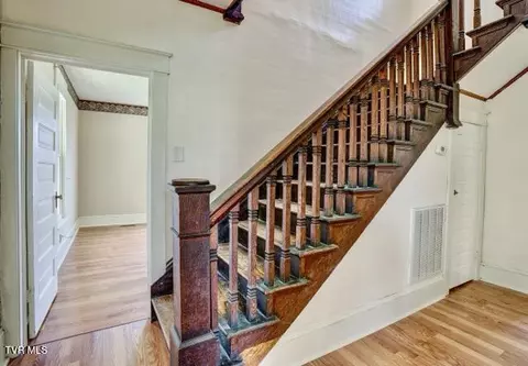 Entry Way - 1427 Highway 93 Fall Branch Tn 37656, Fall Branch, TN 37656 photo 6 of 8