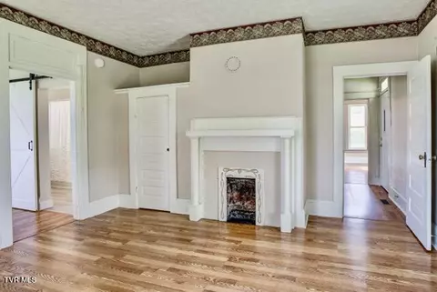 Living - 1427 Highway 93 Fall Branch Tn 37656, Fall Branch, TN 37656 photo 1 of 4
