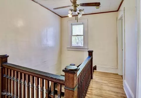 Entry Way - 1427 Highway 93 Fall Branch Tn 37656, Fall Branch, TN 37656 photo 7 of 8