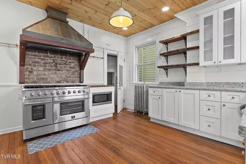 Kitchen - 237 Solar Street Bristol Va 24201, Bristol, VA 24201 photo 2 of 3