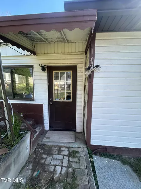 Other - 18 E 3rd Avenue Big Stone Gap Va 24219, Big Stone Gap, VA 24219 photo 6 of 10